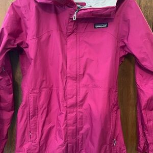 EUC Patagonia Torrentshell, fuschia rain jacket